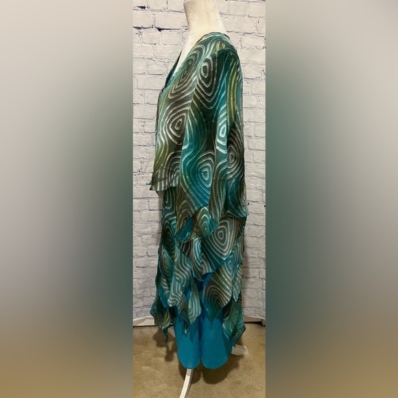 I.C. Collections by Connie 3 Piece Skirt, Top, And Tank Blouse Size Small - Picture 3 of 10